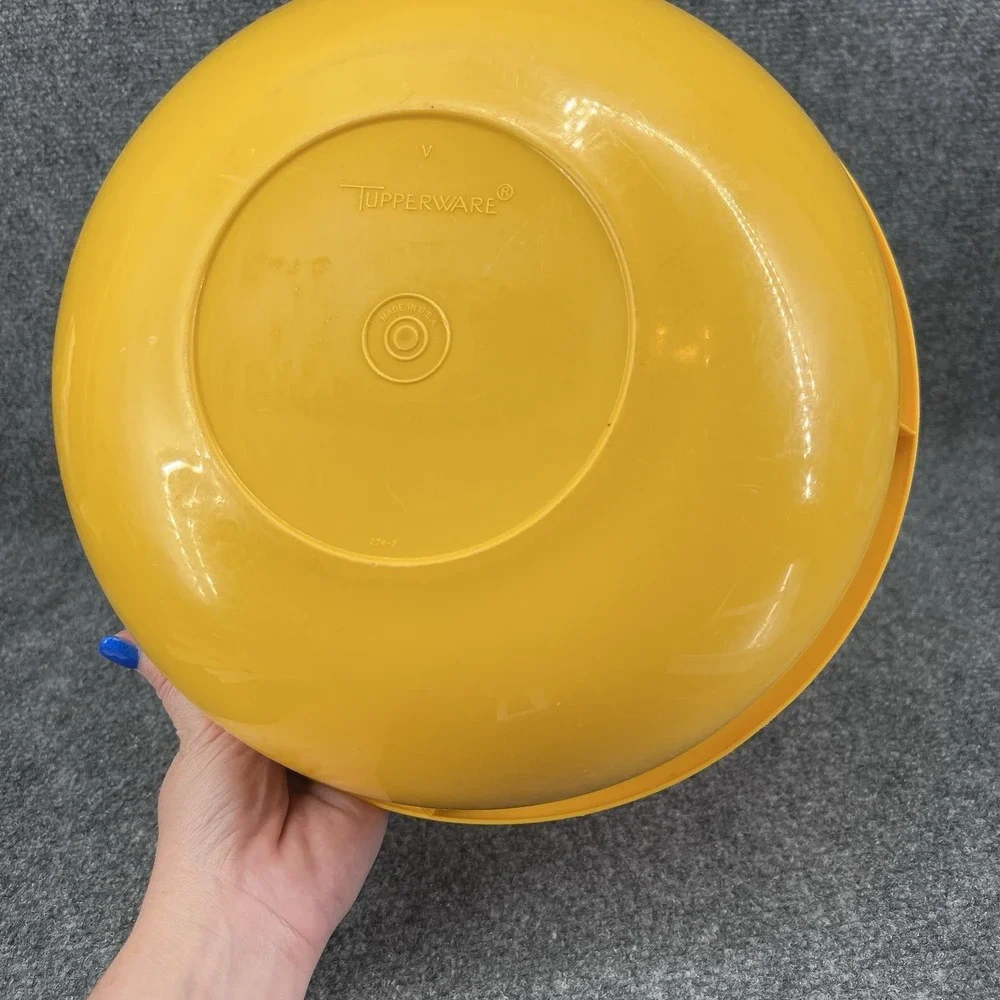 VTG Tupperware Fix N Mix 274 26 Cup Mixing Popcorn Bowl Plastic Tangerine 12